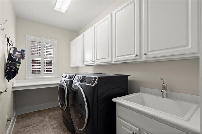 Building Photo - 11240 Avery Cove Ct