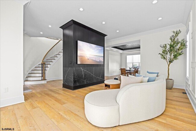 Building Photo - 31 Seaside Ct