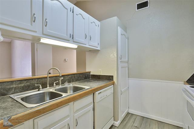 Building Photo - 3674 Radcliff Rd