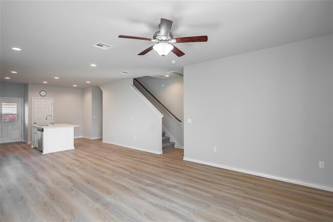 Building Photo - 5408 Golden Canary Ln