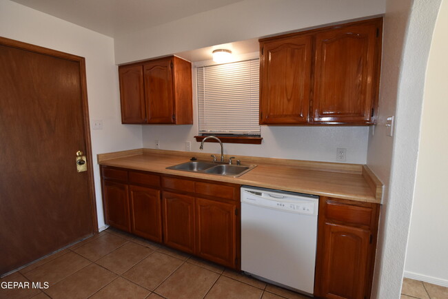 Building Photo - 11724 Lorri Dr