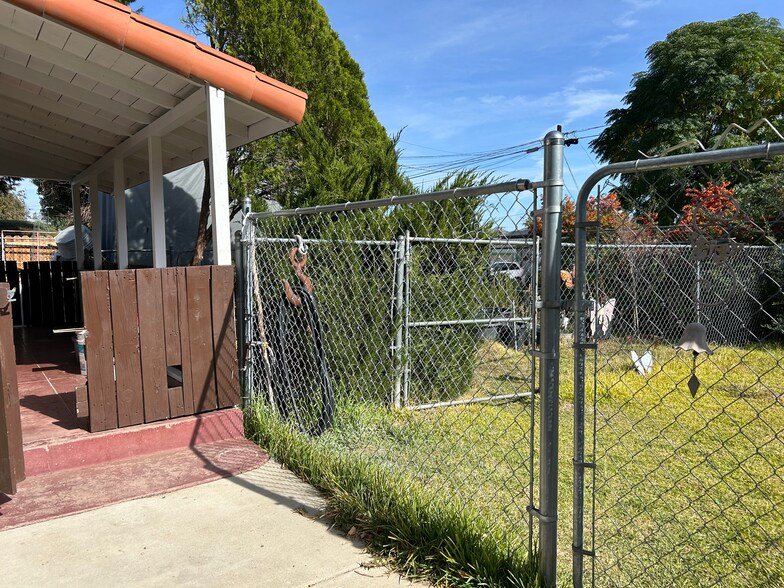 Building Photo - 33141 Case St