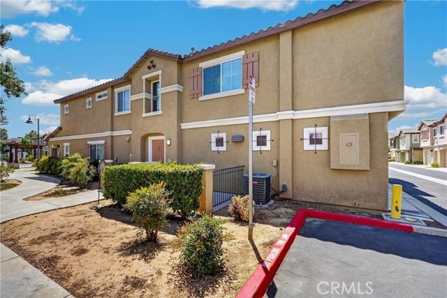 Building Photo - 15635 Lasselle St