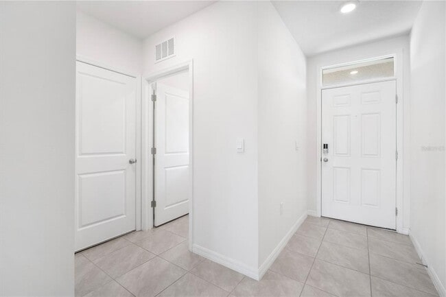 Building Photo - 35694 Sunflower Hl Dr
