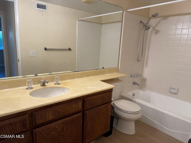 Building Photo - 846 Lindawood St