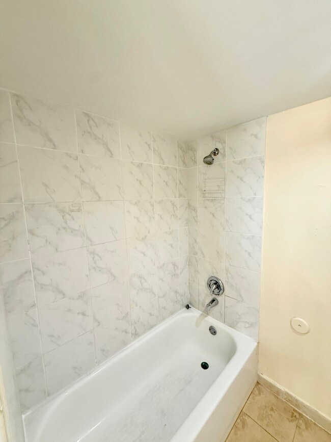 Building Photo - 968 Coral Club Dr
