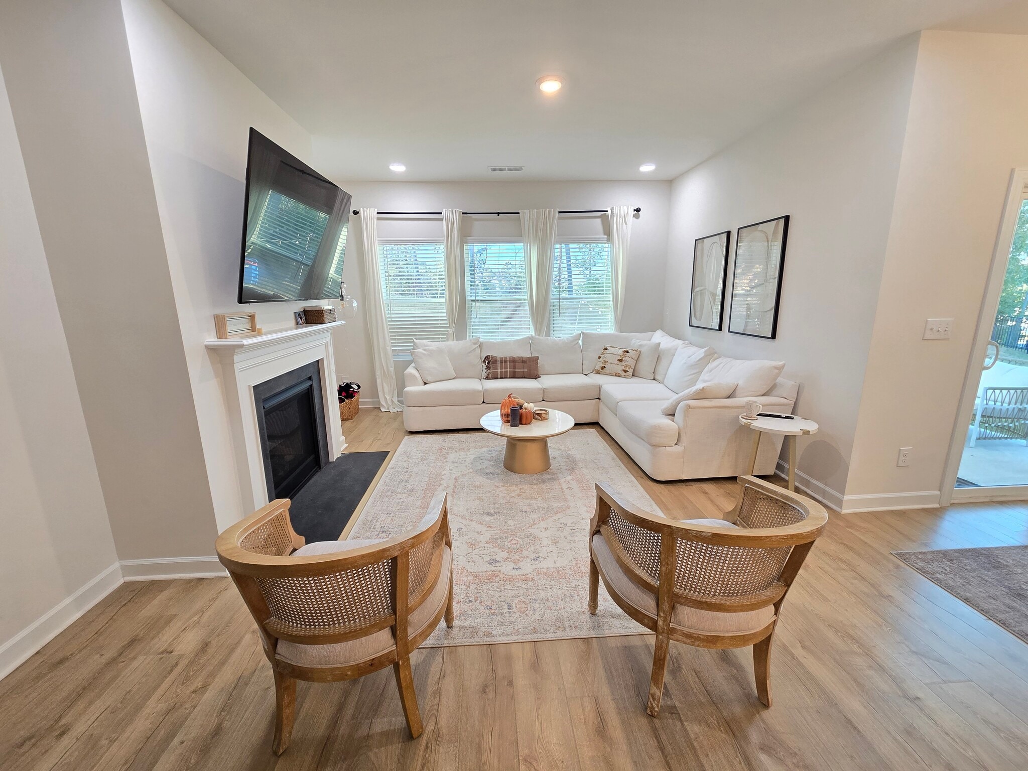 Building Photo - 4058 Armstrong Farm Dr