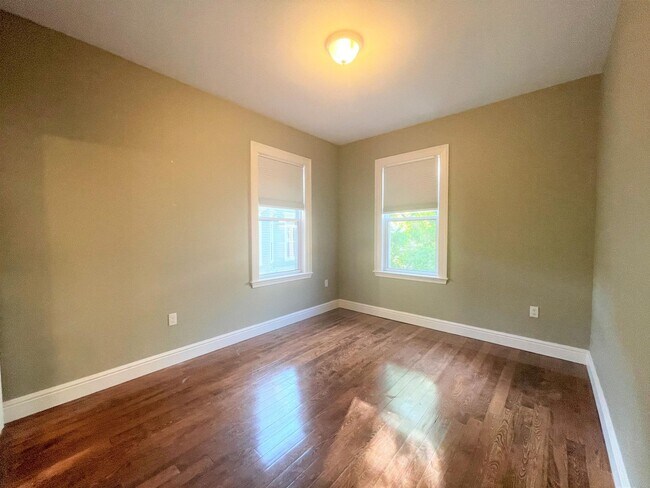 Building Photo - 20 Marie Ave