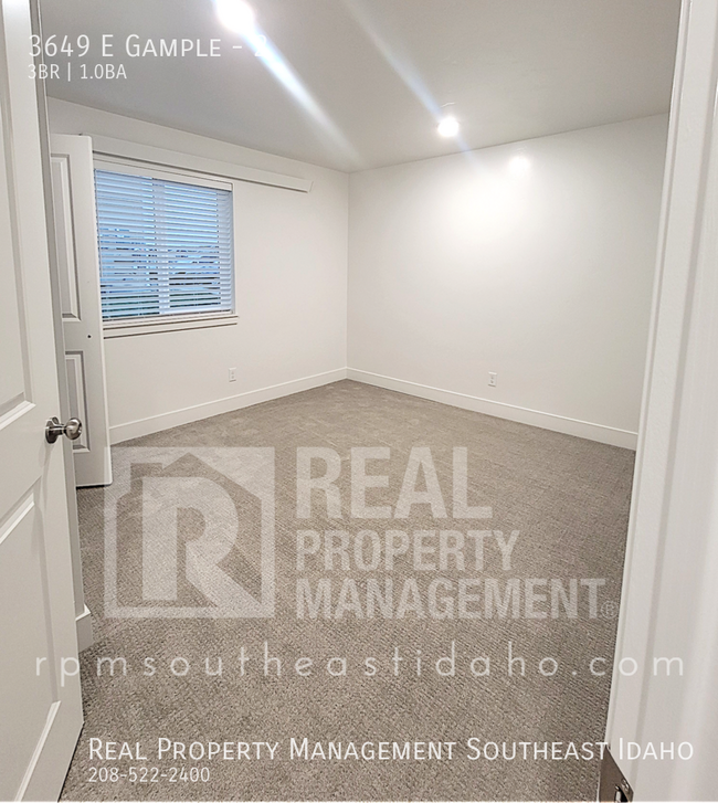 Building Photo - 3649 E Gample-2