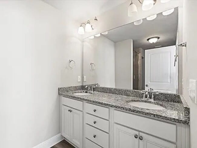 Building Photo - Santa Rosa 3 bedroom