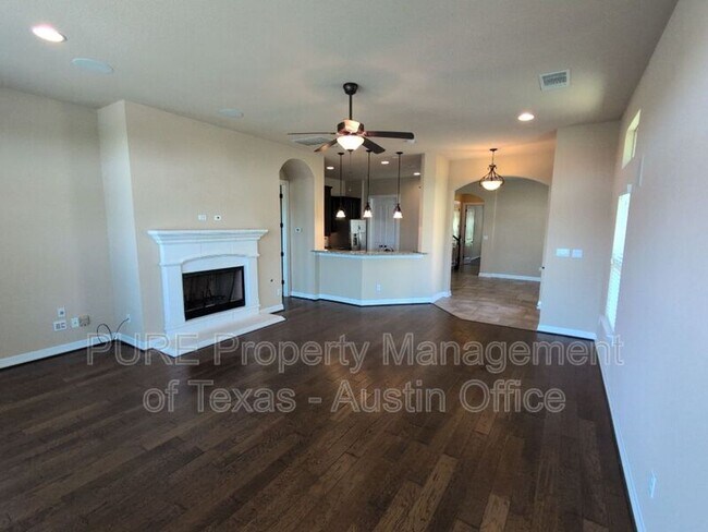Building Photo - 325 Lombardia Dr