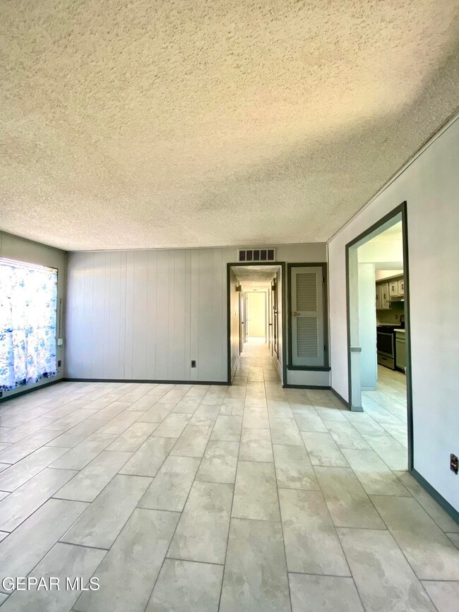 Building Photo - 4708 Frankfort Ave