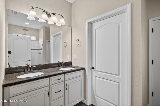 Building Photo - 104 Riachuelo Ln