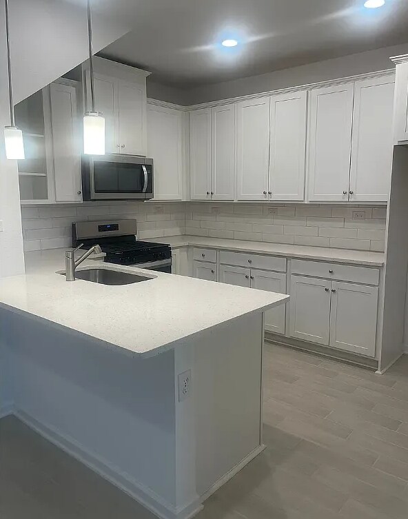 Building Photo - 563 Cherry Elm Dr