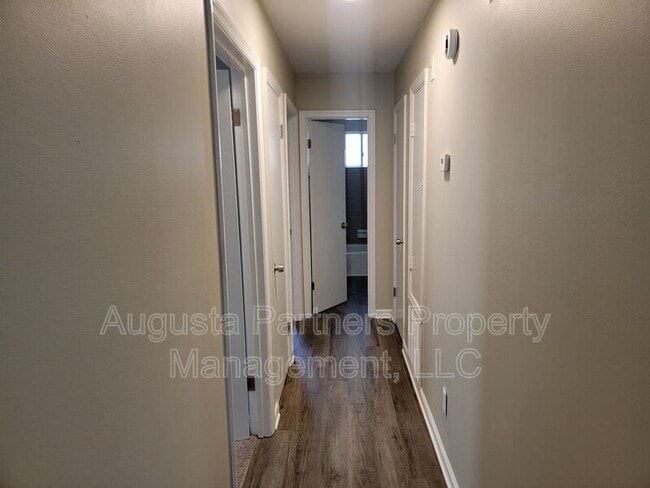 Building Photo - 155 Stoneybrooks Pl