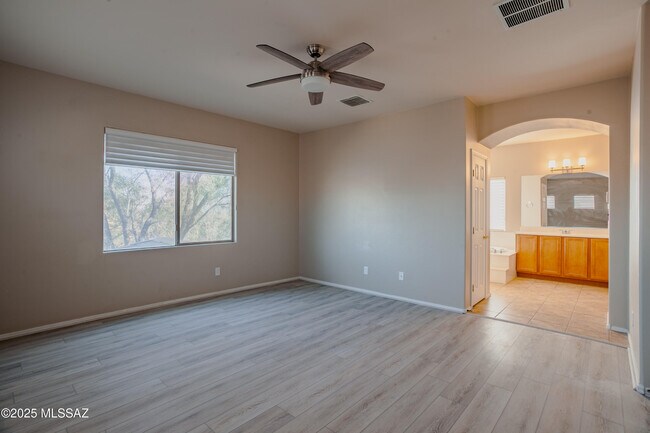 Building Photo - 6161 N Placita San Agustin