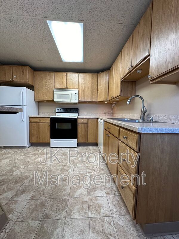 Building Photo - 2510 2nd Ave N