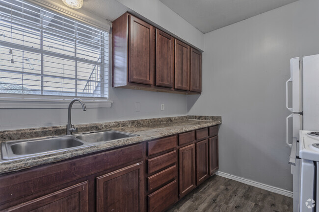 1BR, 1BA - 660 SF A2 - Kitchen - Crossings Apartments