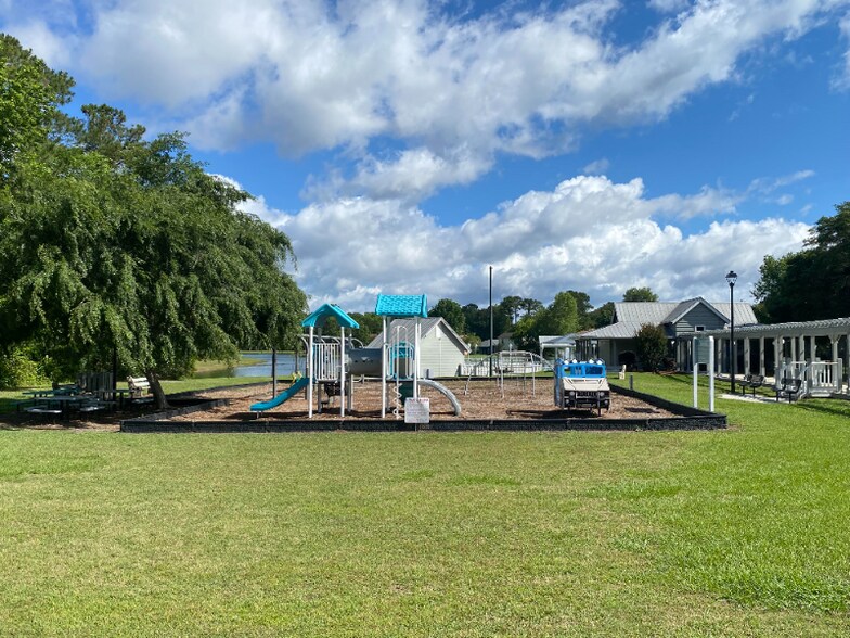 Building Photo - 214 Madison Ave