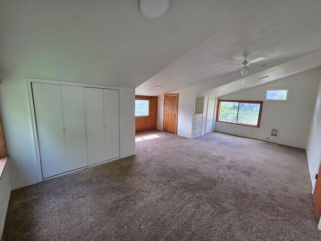 Building Photo - 252 Bayview Blvd