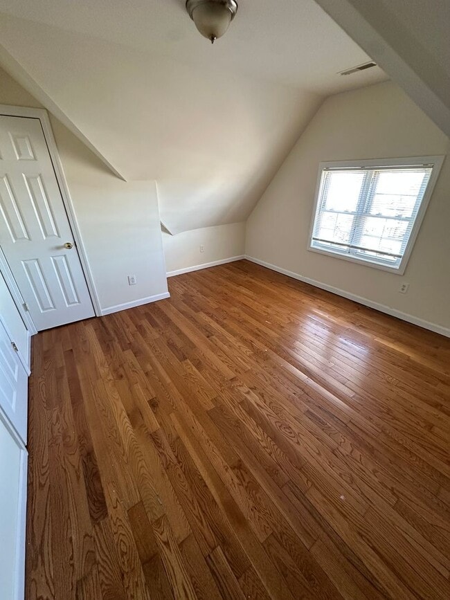 Building Photo - 126 James St