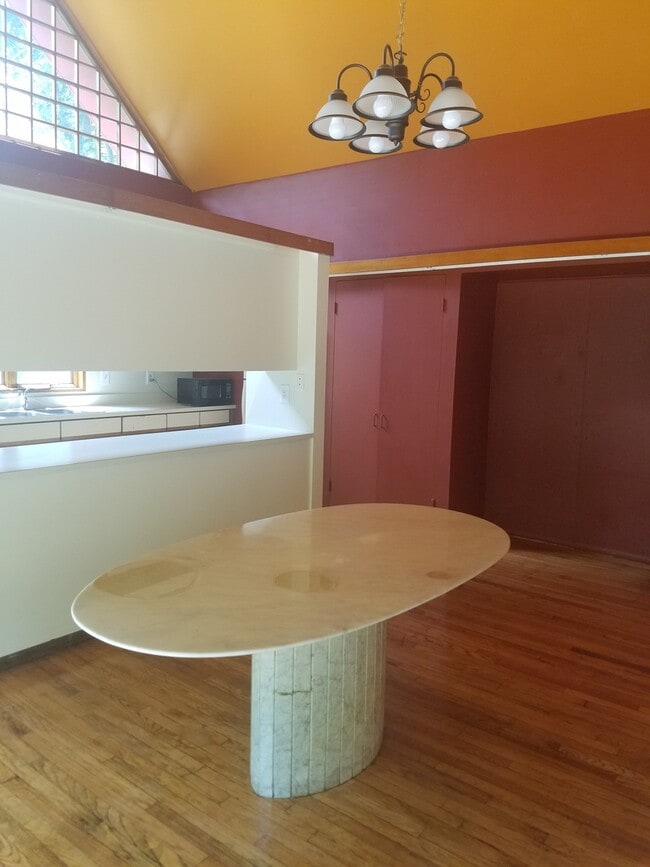 Building Photo - Single Family Home within walking distance to Quinnipiac