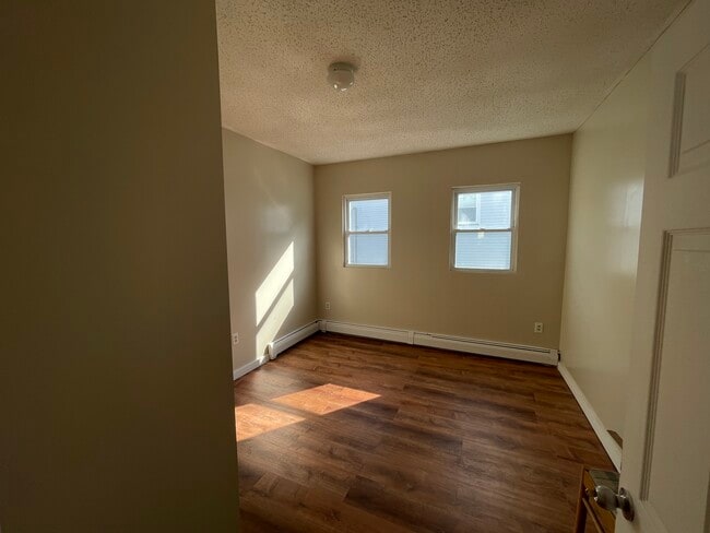 Building Photo - 509 Haverhill St