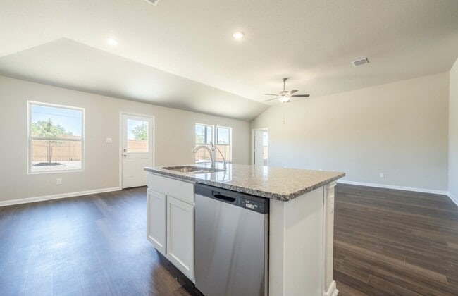 Building Photo - 7106 Emerald Valley