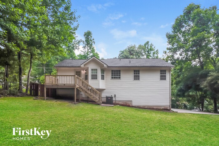 Building Photo - 358 Farm Brook Ln