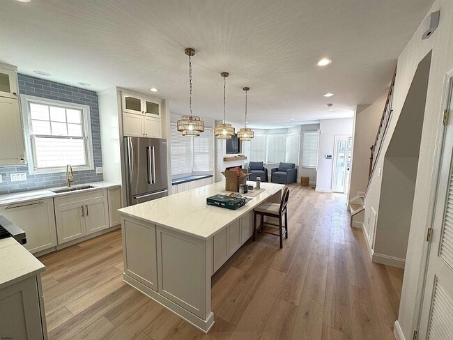 Building Photo - 213 N Jefferson Ave