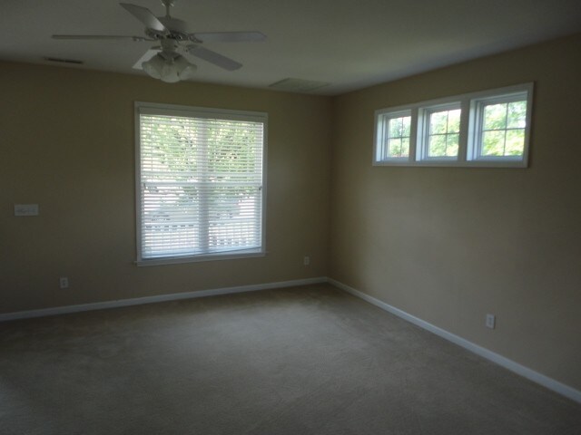 Building Photo - 1105 Willowedge Ct