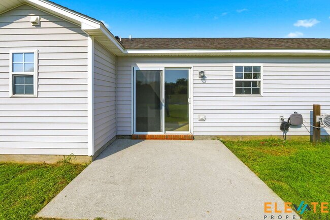 Building Photo - Beautiful Like-New 3 Bedroom Home with Huge Fenced Yard, Greenhouse & Storage