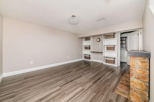 Building Photo - 5052 Stoneybrook Blvd