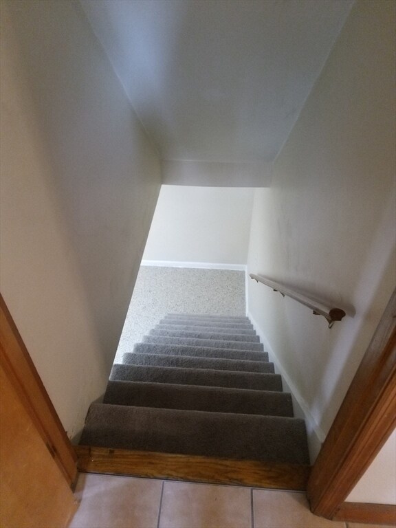 Building Photo - 121 King Philip Rd