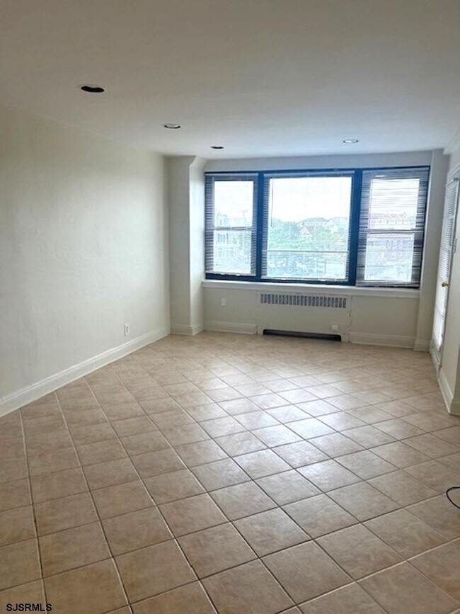 Building Photo - 101 S Raleigh Ave