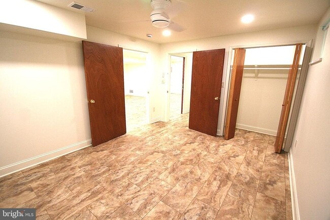 Building Photo - 10104 Towhee Ave