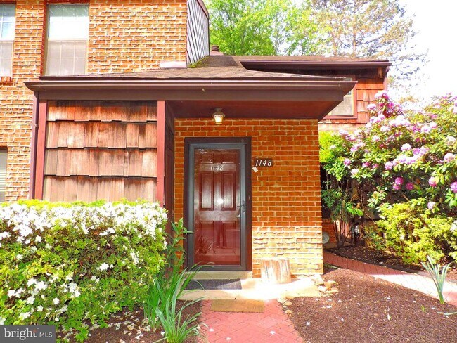Building Photo - 1148 Bartlett Rd