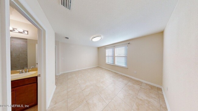 Building Photo - 141 Vicksburg Dr