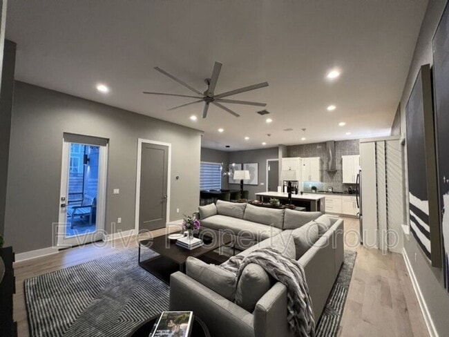 Building Photo - 183 Orange Pl