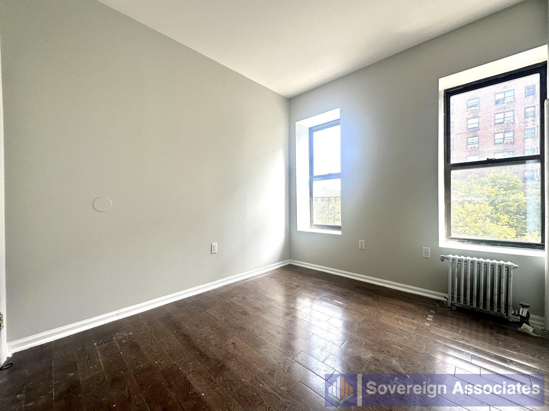 Building Photo - 2254 5th Ave