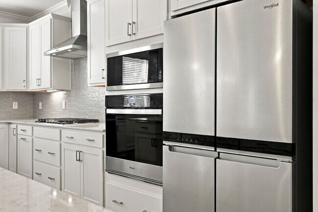 Building Photo - 2413 Abbot Hall Dr