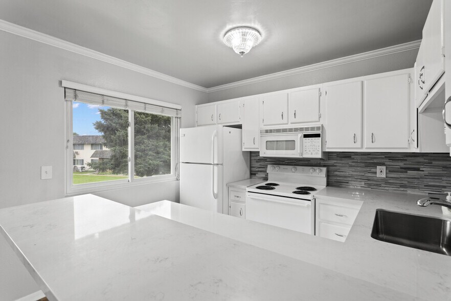 Primary Photo - 4497 S 1175 W