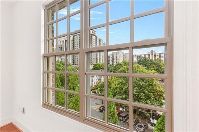 Building Photo - 1055 Piedmont Ave NE