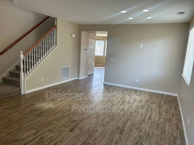 Building Photo - 10724 Grayslake Dr