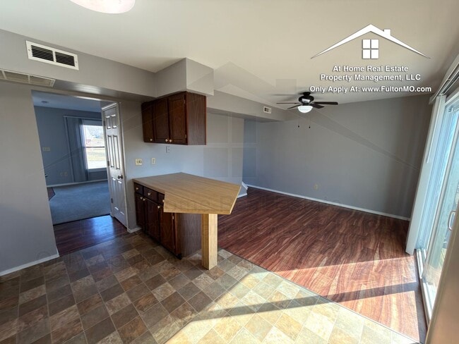 Building Photo - 1904 Springdale Ct