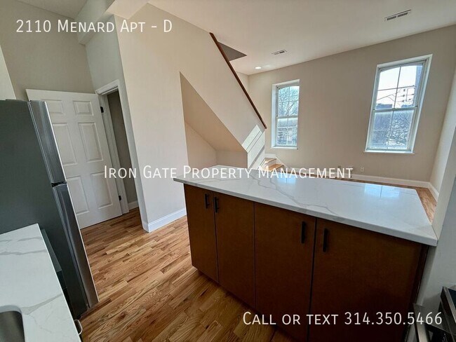 Building Photo - 2110 Menard St