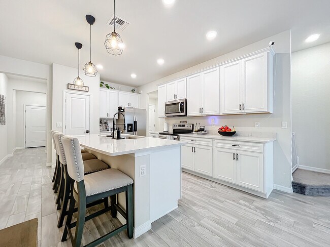 Building Photo - 2757 Troubadour St