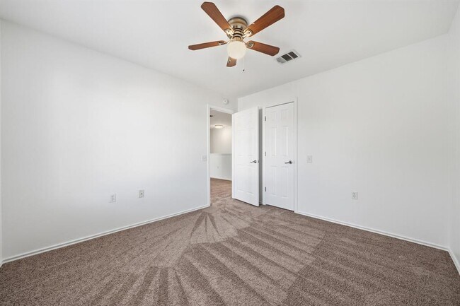 Building Photo - 5712 Zachary Scott St