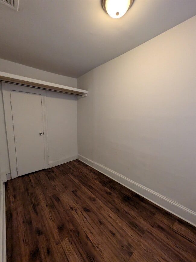 Building Photo - 246 5th St