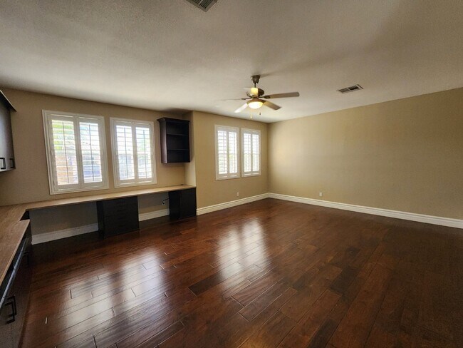 Building Photo - Beautifully Upgraded Southern Highlands Ga...